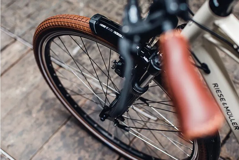 Riese and Muller Cruiser Mixte Silent in Cream-1