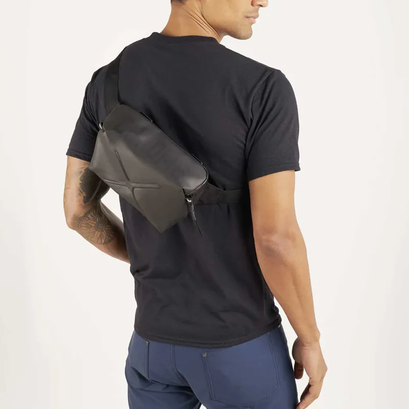 Chrome Industries Helix Handlebar Bag in Black-7