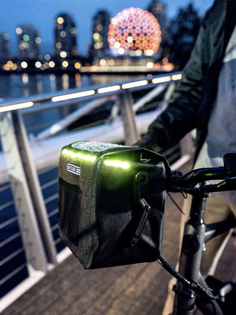 Ortlieb E-Glow in Black-5