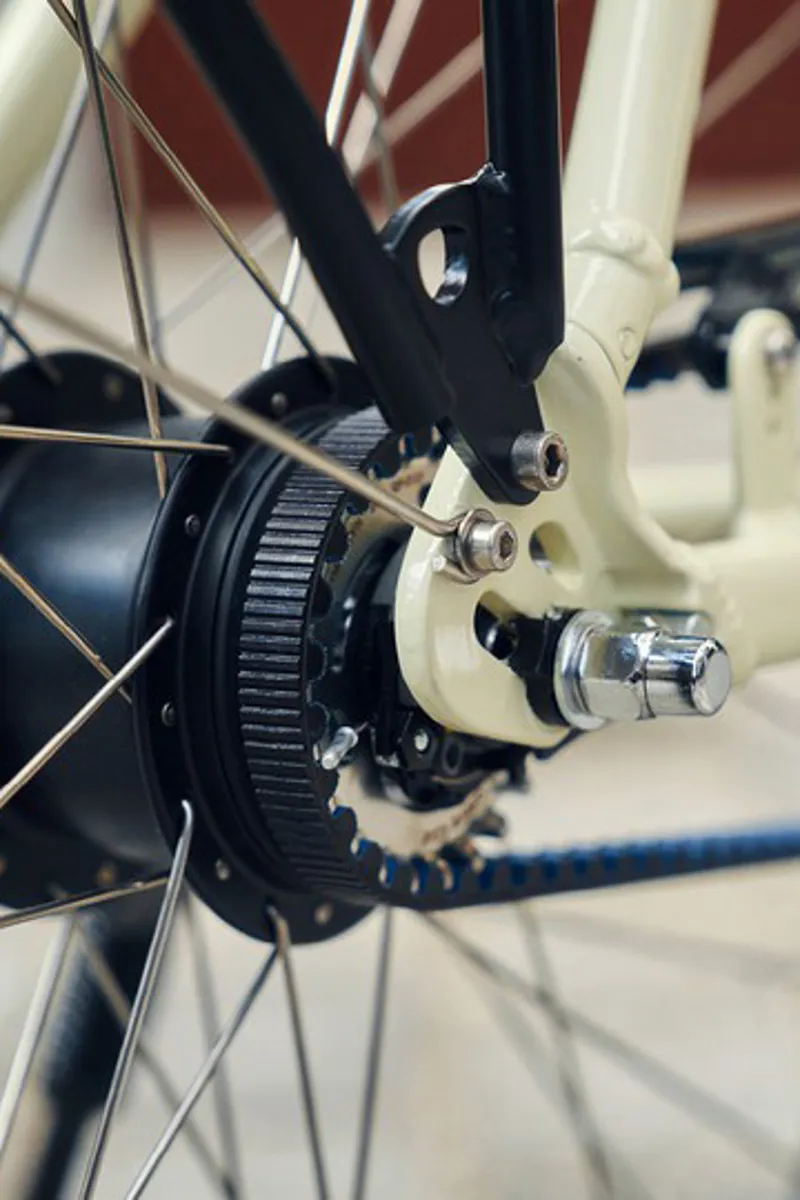 Riese and Muller Cruiser2 Mixte Silent in Cream-4