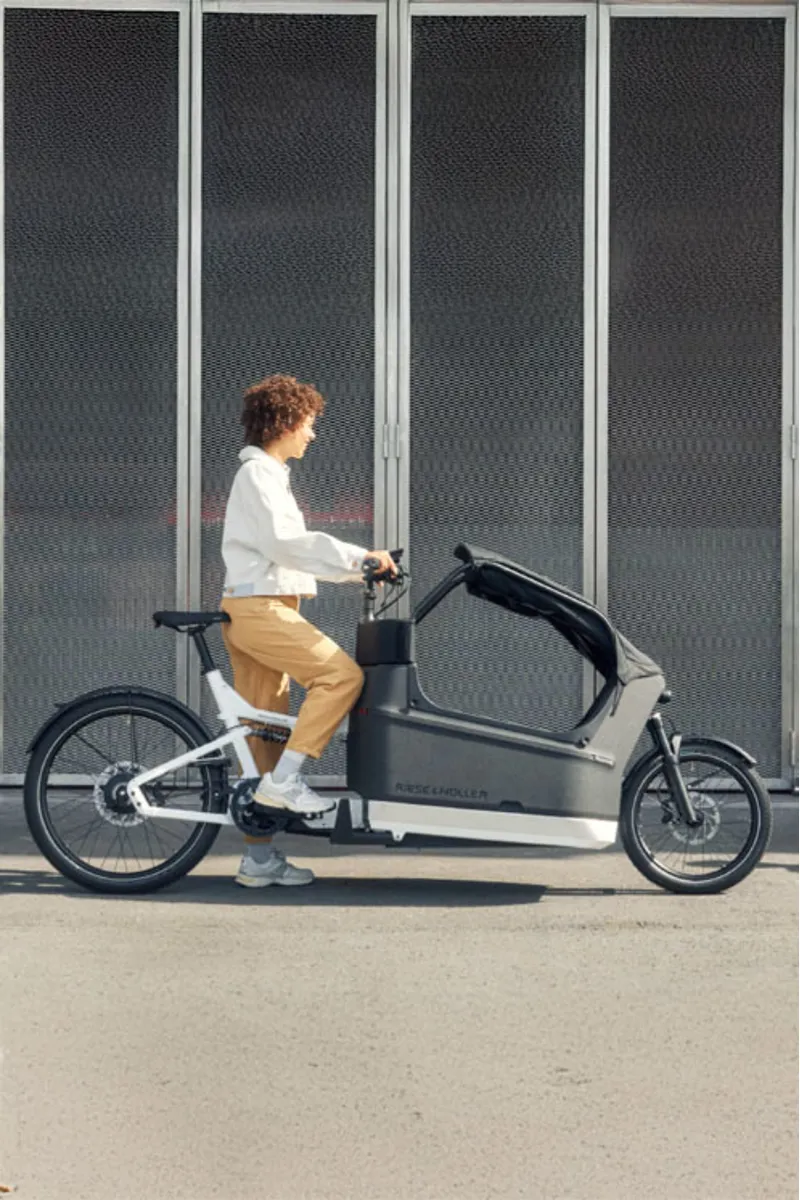 Riese and Muller Packster2 70 Vario in White-2