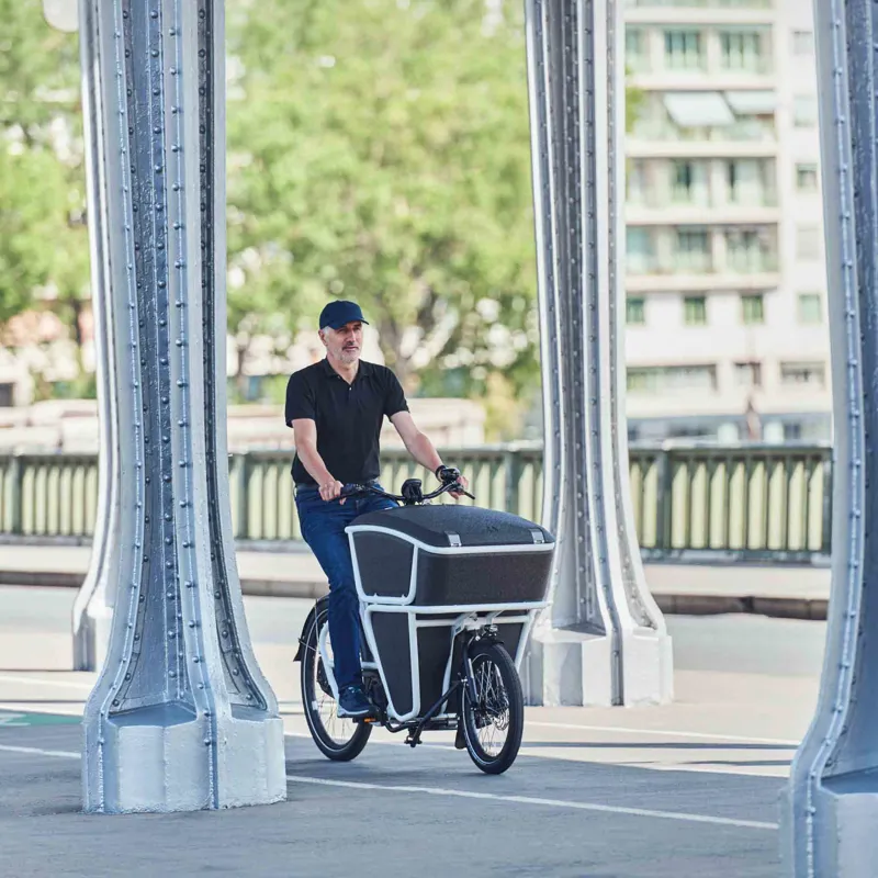 Urban Arrow Shorty in White-4