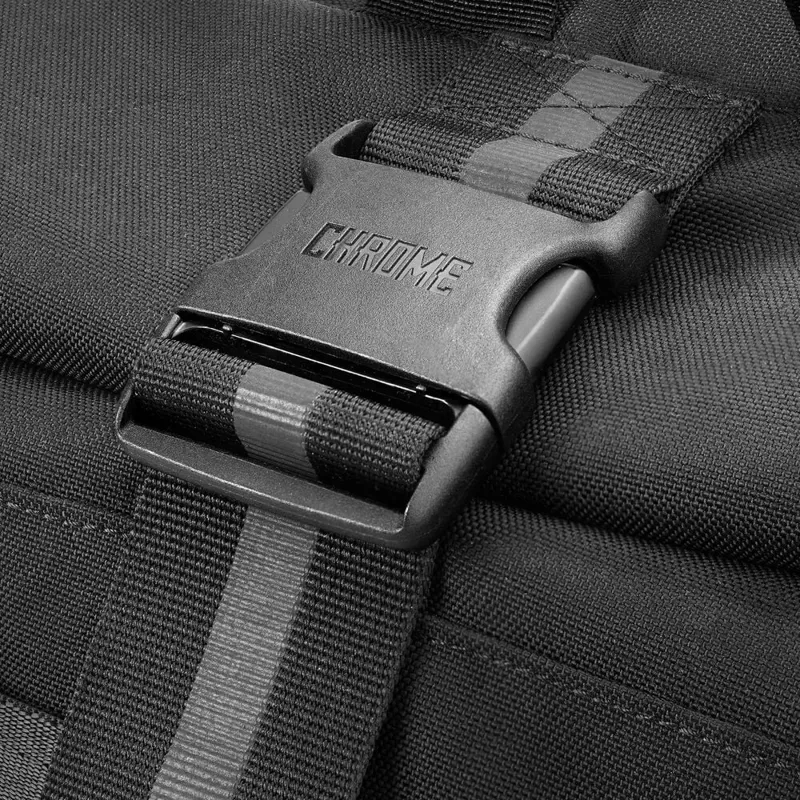 Chrome Industries Barrage Cargo All Black-2